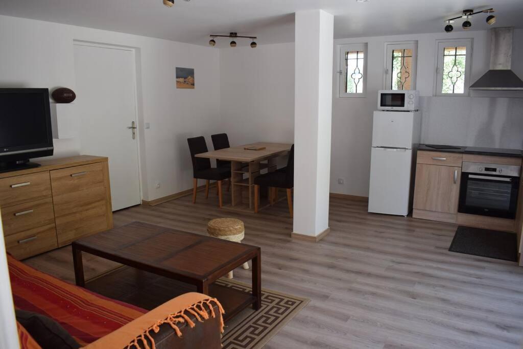 Appartement Neuf Et Independant Dans Rez-De-Villa Vallauris Eksteriør billede